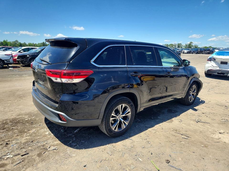 55101076 :رقم المزاد ، 5TDZARFH7HS023807 vin ، 2017 Toyota Highlander مزاد بيع