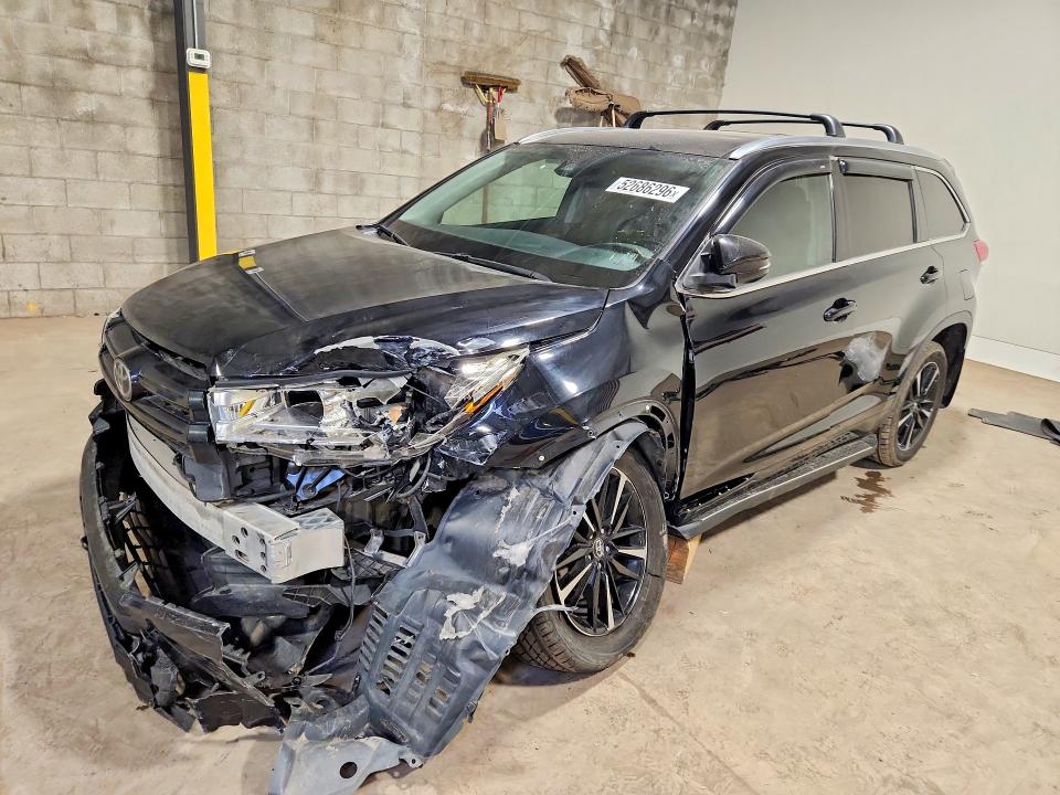 52686296 :رقم المزاد ، 5TDJZRFH0HS389212 vin ، 2017 Toyota Highlander مزاد بيع