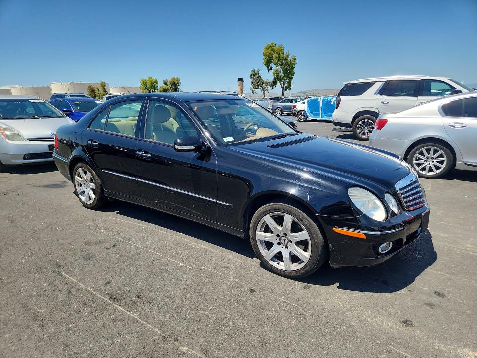 53830306 :رقم المزاد ، WDBUF56X67B022972 vin ، 2007 Mercedes-benz E مزاد بيع