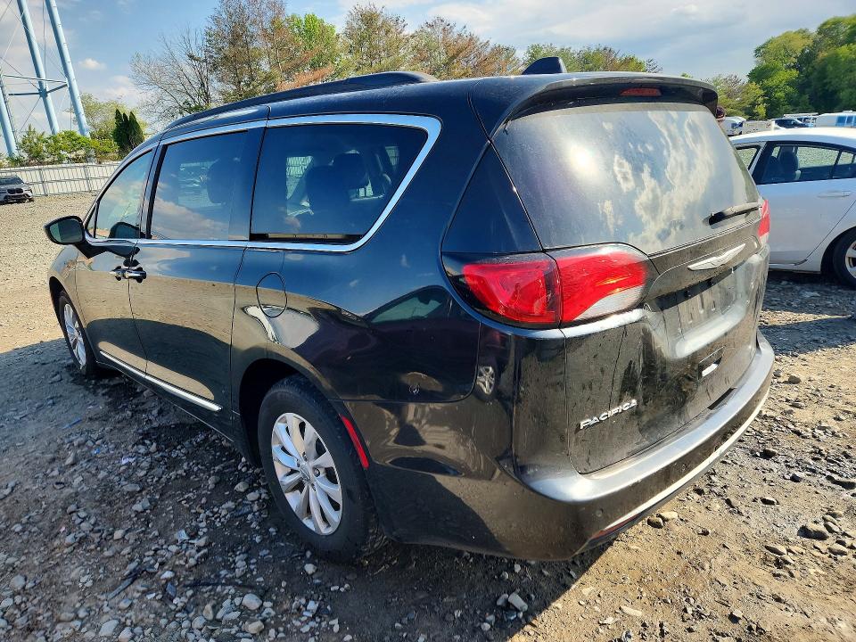 53075046 :رقم المزاد ، 2C4RC1BG6HR642352 vin ، 2017 Chrysler Pacifica مزاد بيع