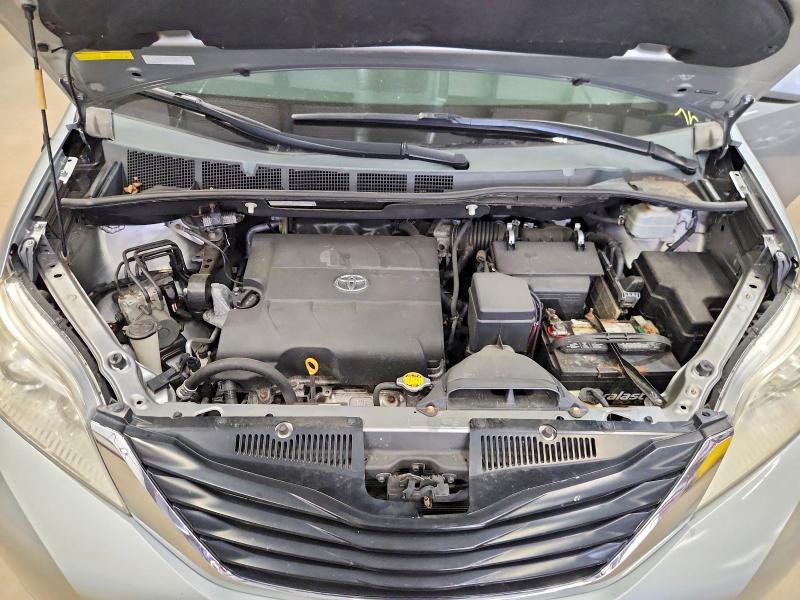 2011 Toyota Sienna მანქანა იყიდება აუქციონზე, vin: 5TDJK3DC2BS027446, აუქციონის ნომერი: 54631226