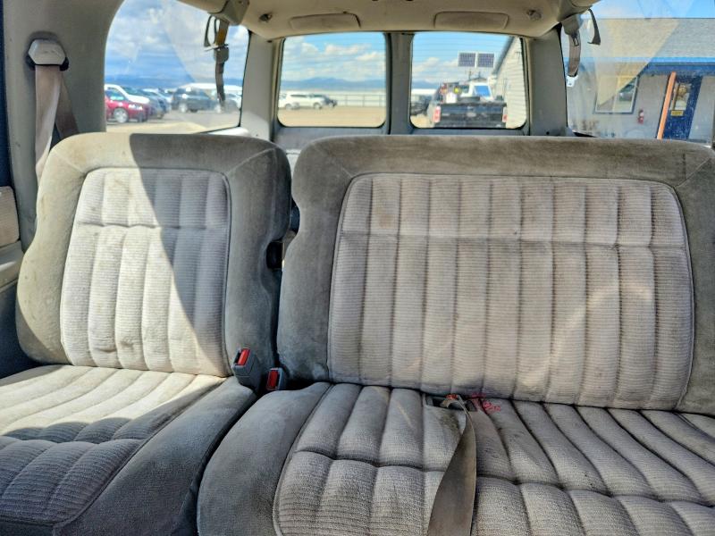 51773236 :رقم المزاد ، 1GNFK16K0RJ362122 vin ، 1994 Chevrolet Subrban مزاد بيع