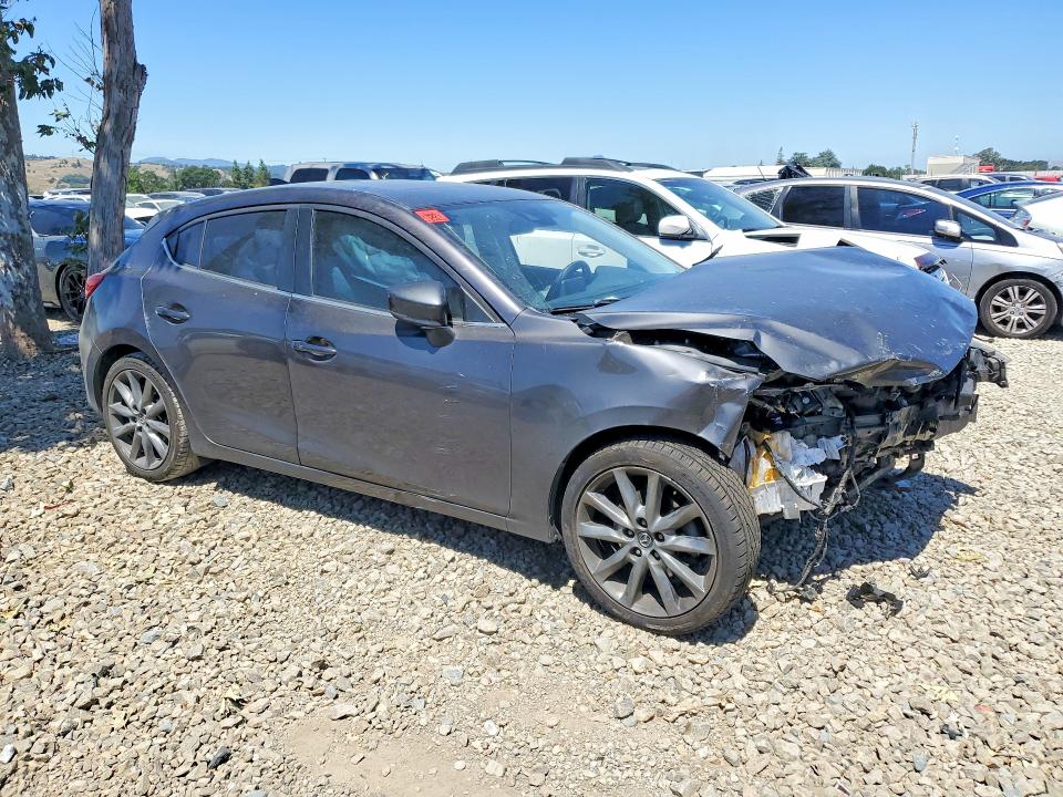 2018 Mazda 3 მანქანა იყიდება აუქციონზე, vin: 3MZBN1L39JM256381, აუქციონის ნომერი: 52601076