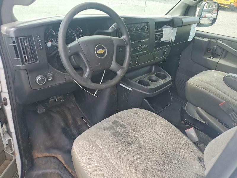 53214376 :رقم المزاد ، 1GCWGBFF8H1117358 vin ، 2017 Chevrolet Express G2500 مزاد بيع