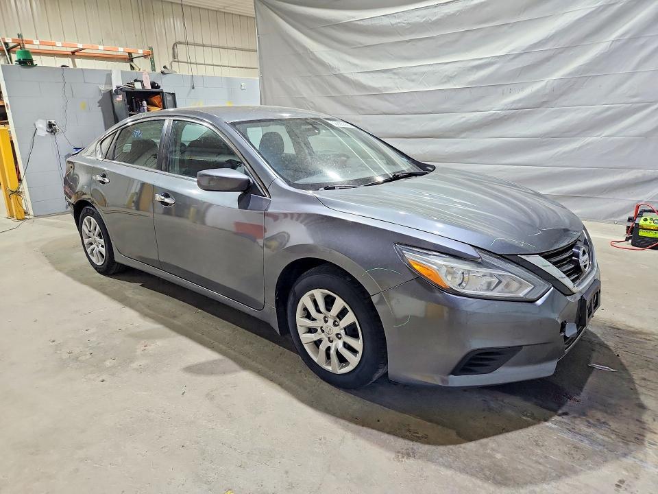 Продаж на аукціоні авто 2018 Nissan Altima, vin: 1N4AL3AP1JC188073, номер лоту: 53605356