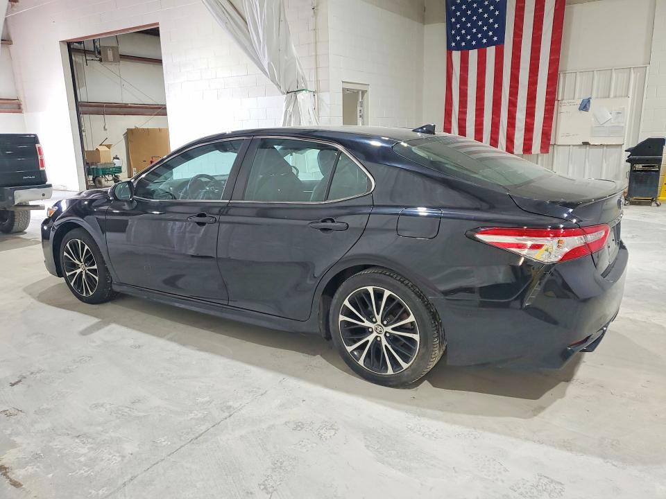 54393266 :رقم المزاد ، 4T1G11AK1LU948739 vin ، 2020 Toyota Camry مزاد بيع