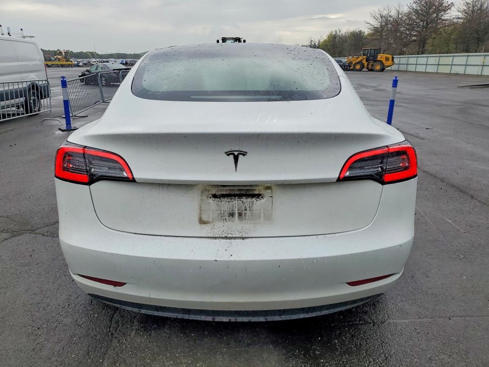 2022 Tesla Model 3 მანქანა იყიდება აუქციონზე, vin: 5YJ3E1EA4NF369572, აუქციონის ნომერი: 53660966