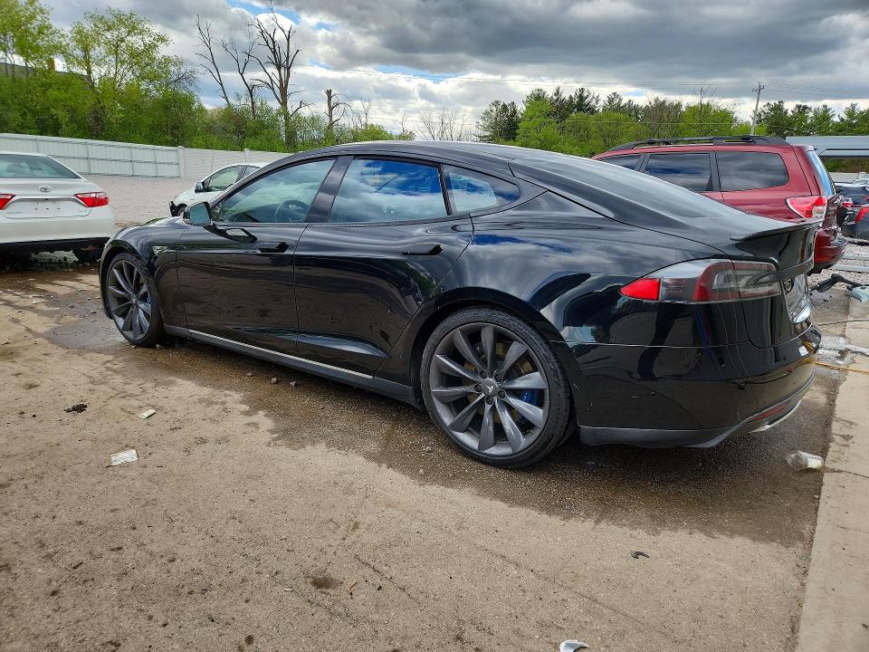 53716336 :رقم المزاد ، 5YJSA1CP9DFP07111 vin ، 2013 Tesla Model S مزاد بيع