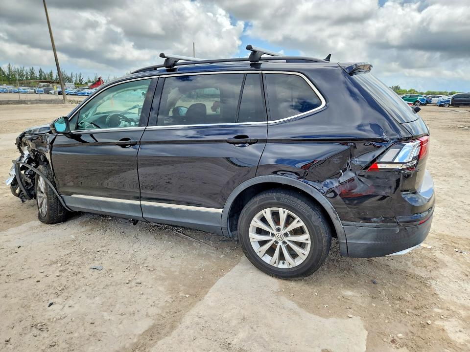 52355486 :رقم المزاد ، 3VV3B7AX4JM210161 vin ، 2018 Volkswagen Tiguan مزاد بيع