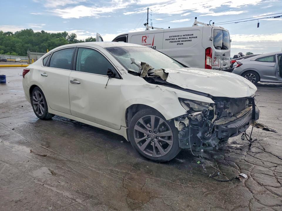 2018 Nissan Altima მანქანა იყიდება აუქციონზე, vin: 1N4AL3APXJC237643, აუქციონის ნომერი: 54021386