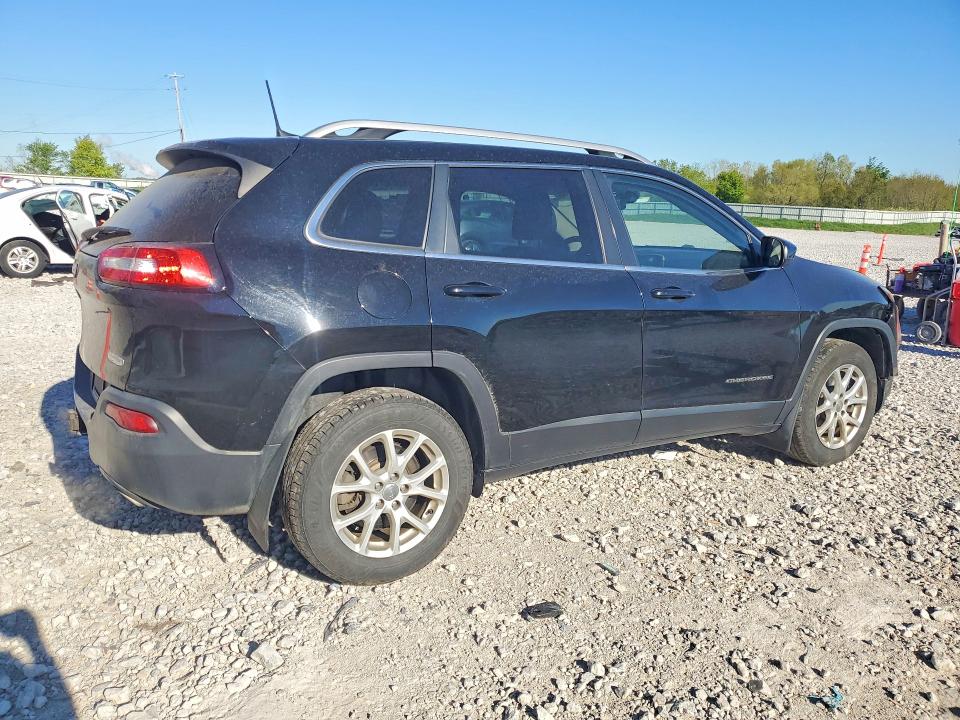 52368756 :رقم المزاد ، 1C4PJMCS7HW563779 vin ، 2017 Jeep Cherokee مزاد بيع