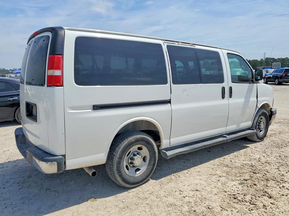 Продаж на аукціоні авто 2017 Chevrolet Express G3500, vin: 1GAZGMFGXH1252867, номер лоту: 53840186