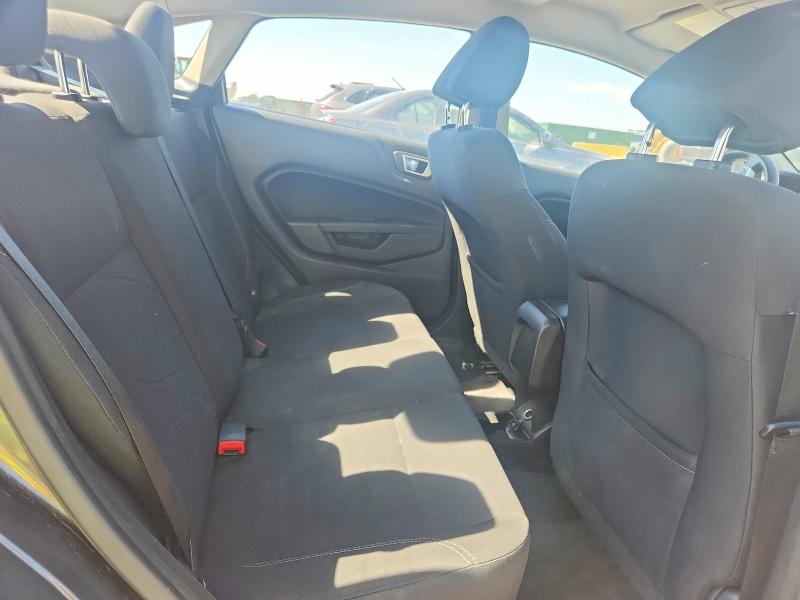 53379366 :رقم المزاد ، 3FADP4BJ2FM216860 vin ، 2015 Ford Fiesta مزاد بيع
