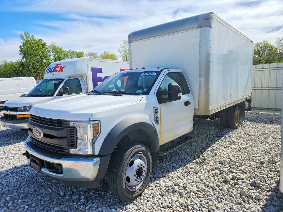 51834176 :رقم المزاد ، 1FDUF4GY9JDA02886 vin ، 2018 Ford F450 مزاد بيع