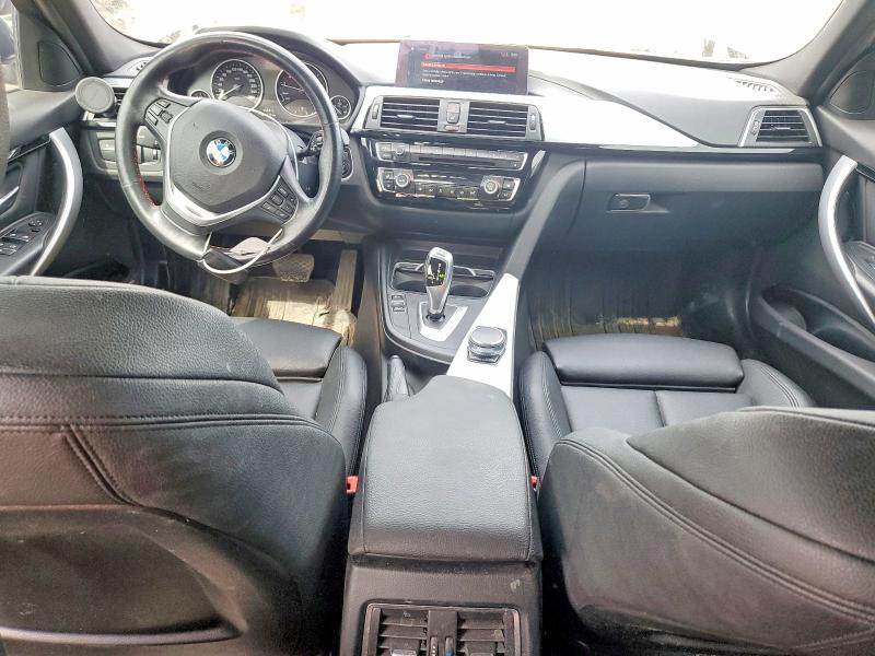 54671956 :رقم المزاد ، WBA8D9C58JEM31819 vin ، 2018 Bmw 330 مزاد بيع