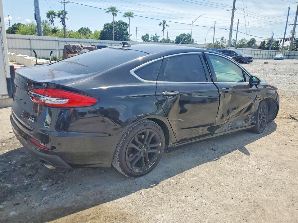 51613026 :رقم المزاد ، 3FA6P0CD0KR236872 vin ، 2019 Ford Fusion مزاد بيع