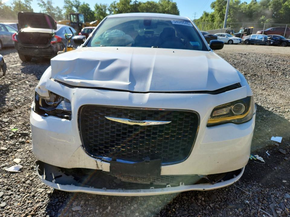 54649546 :رقم المزاد ، 2C3CCAAG8KH700888 vin ، 2019 Chrysler 300 مزاد بيع