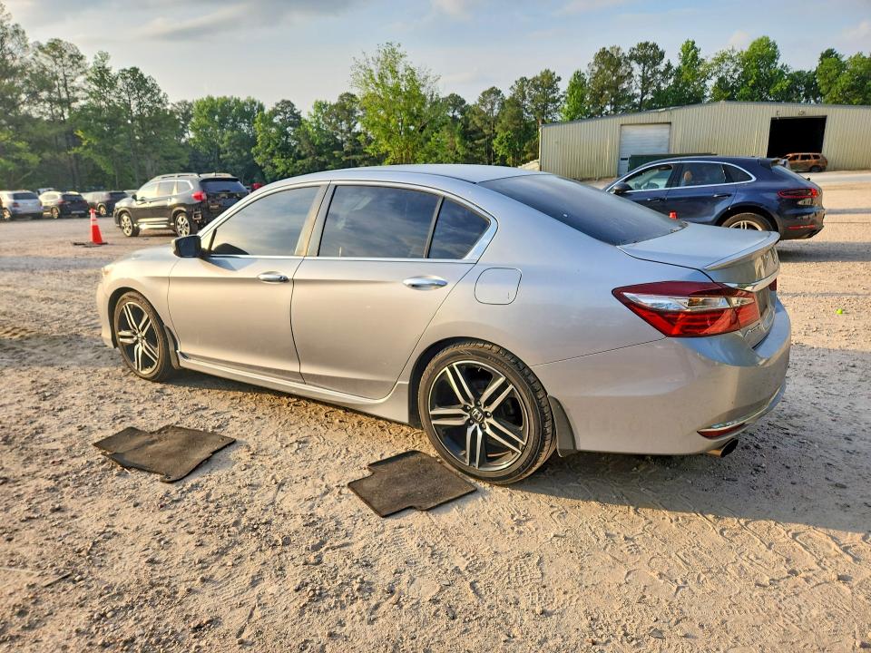 Продаж на аукціоні авто 2017 Honda Accord, vin: 1HGCR2F18HA128556, номер лоту: 54716126