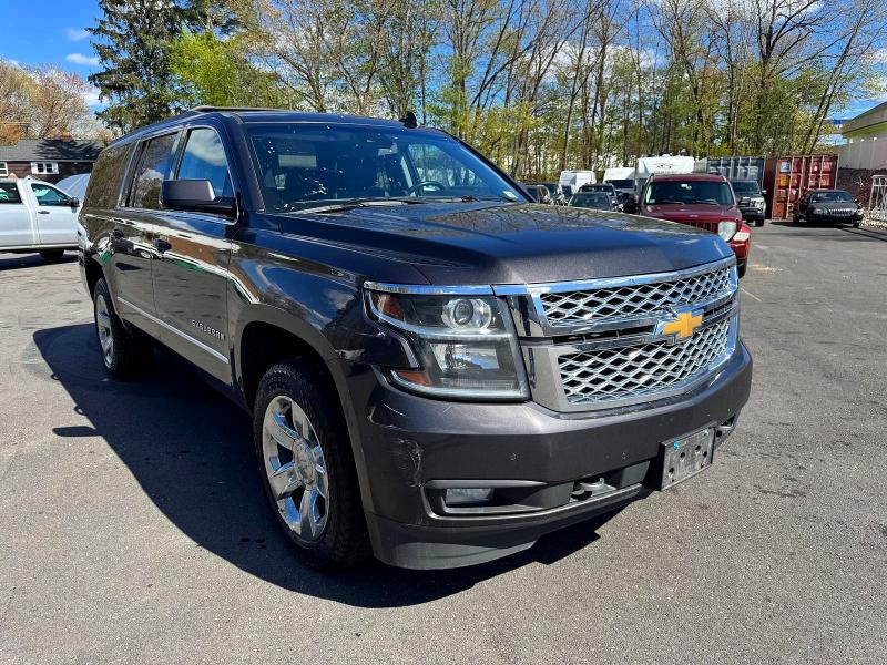 52447706 :رقم المزاد ، 1GNSKHKC7HR354038 vin ، 2017 Chevrolet Suburban مزاد بيع