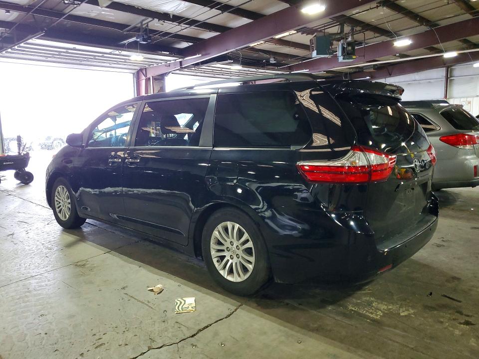 52729746 :رقم المزاد ، 5TDYK3DC6FS688000 vin ، 2015 Toyota Sienna مزاد بيع