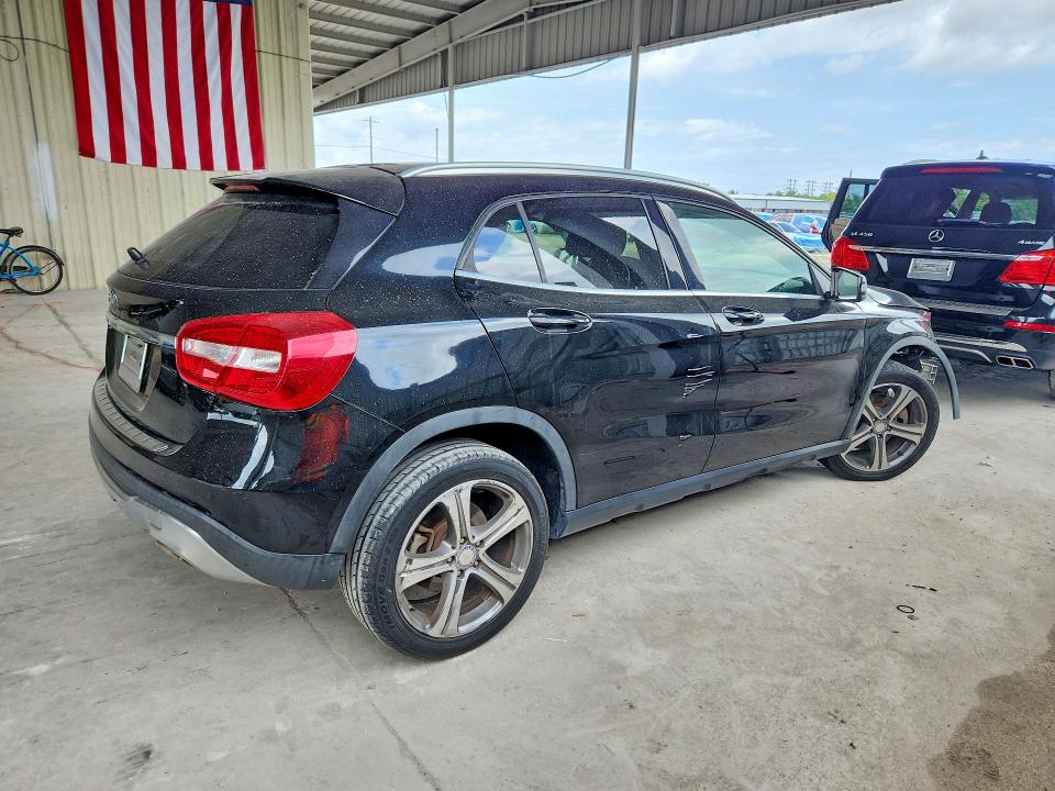 55686966 :رقم المزاد ، WDCTG4EB2JJ478517 vin ، 2018 Mercedes-benz Gla مزاد بيع