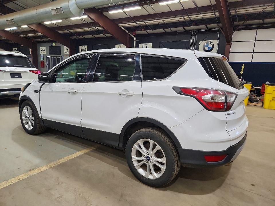 2017 Ford Escape მანქანა იყიდება აუქციონზე, vin: 1FMCU0GDXHUB03212, აუქციონის ნომერი: 55425026