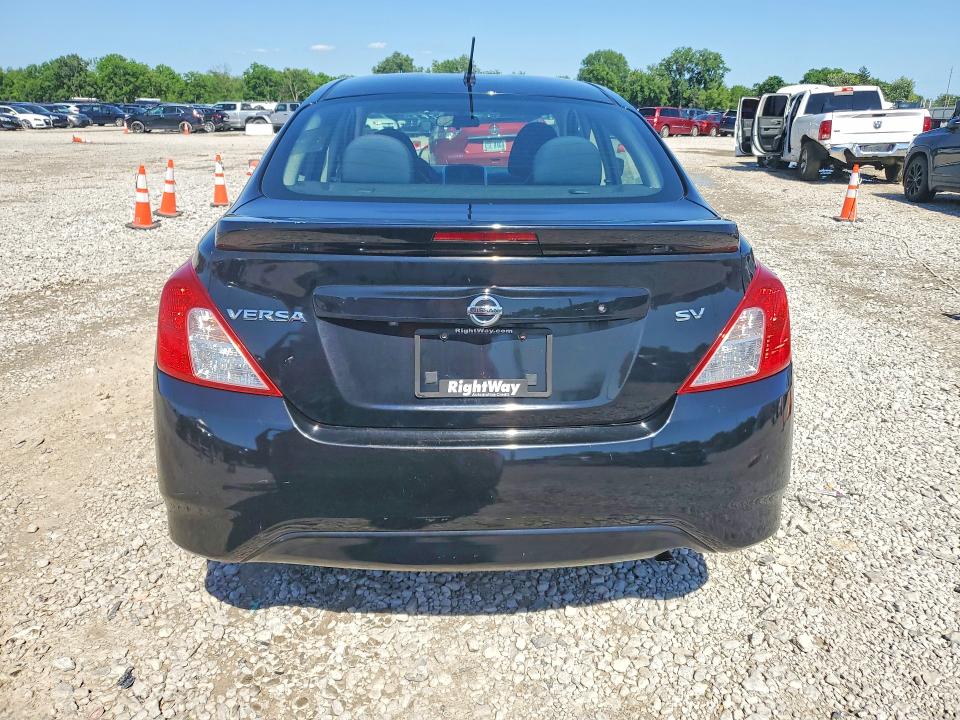 55502916 :رقم المزاد ، 3N1CN7AP8KL858392 vin ، 2019 Nissan Versa مزاد بيع