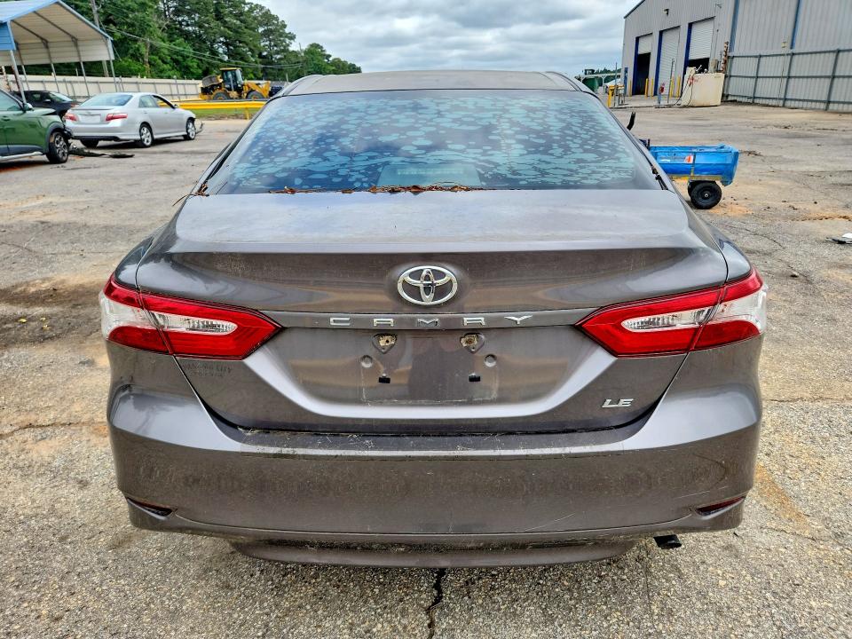 Продаж на аукціоні авто 2018 Toyota Camry, vin: 4T1B11HK2JU648690, номер лоту: 52372186