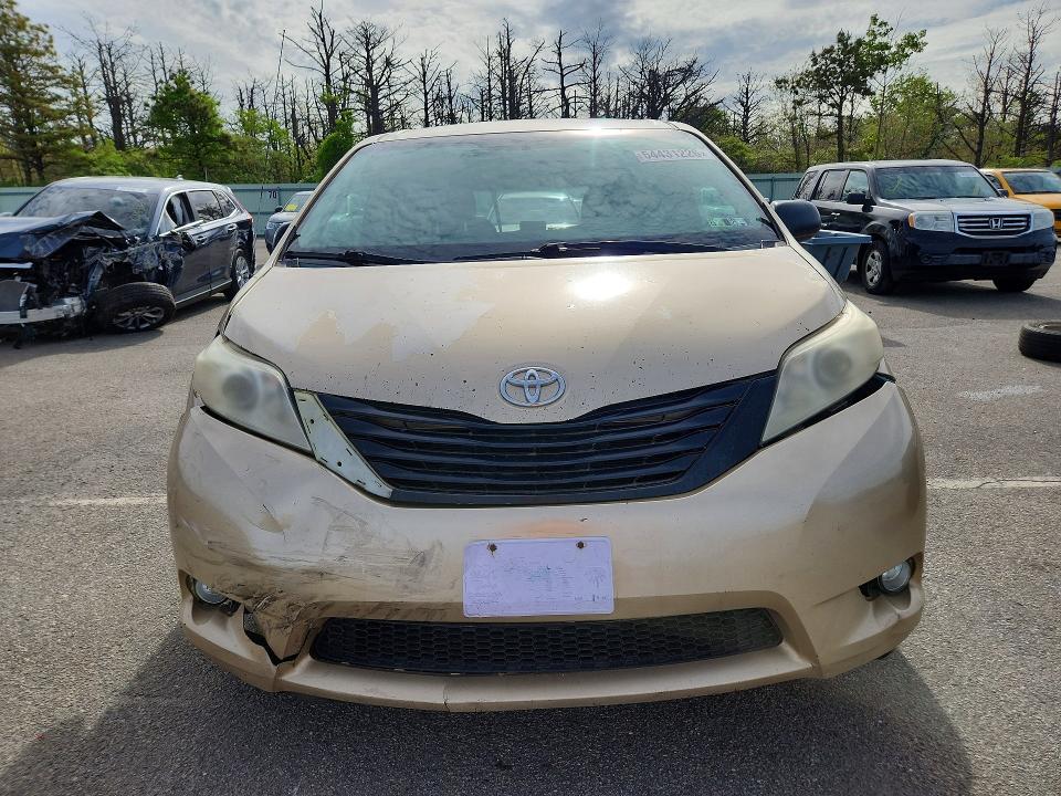 54431226 :رقم المزاد ، 5TDZK3DC2BS078206 vin ، 2011 Toyota Sienna مزاد بيع