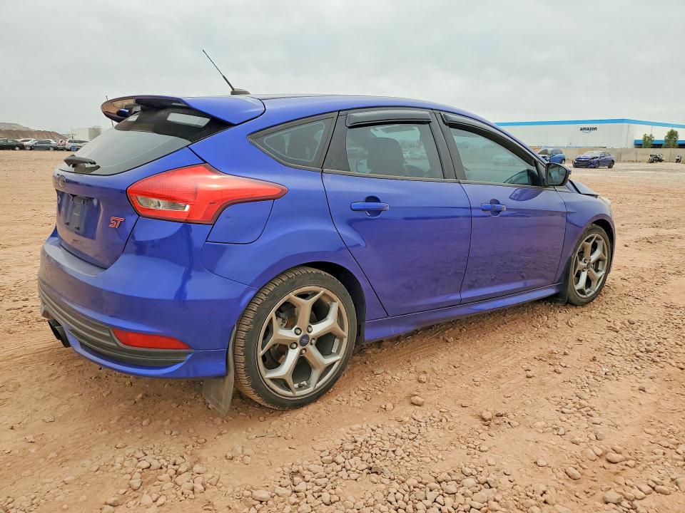 2015 Ford Focus მანქანა იყიდება აუქციონზე, vin: 1FADP3L91FL315217, აუქციონის ნომერი: 52500166