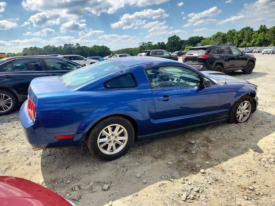 2007 Ford Mustang მანქანა იყიდება აუქციონზე, vin: 1ZVFT80N375273942, აუქციონის ნომერი: 54164876