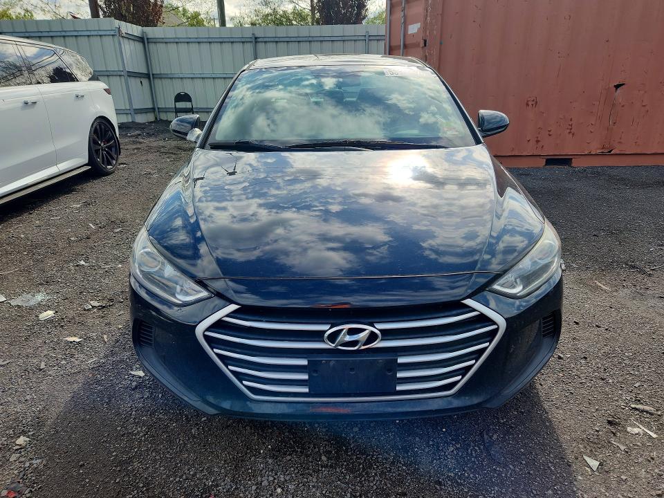 53109576 :رقم المزاد ، 5NPD84LF4JH267230 vin ، 2018 Hyundai Elantra مزاد بيع