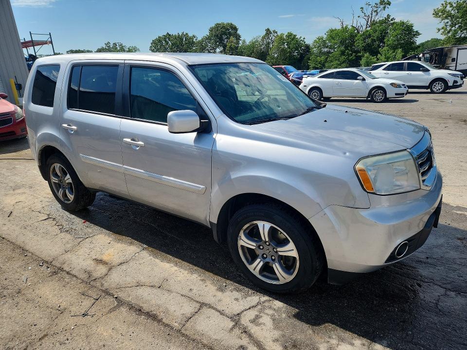 54002136 :رقم المزاد ، 5FNYF4H33FB067578 vin ، 2015 Honda Pilot مزاد بيع