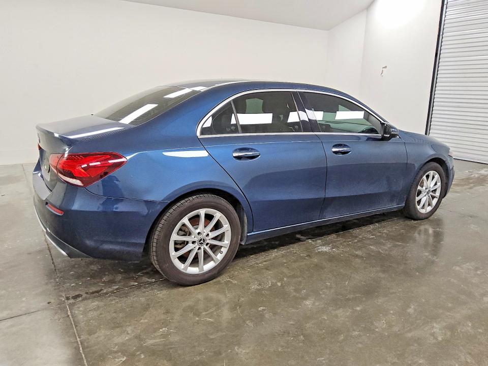 53623876 :رقم المزاد ، WDD3G4EB2KW019813 vin ، 2019 Mercedes-benz A مزاد بيع