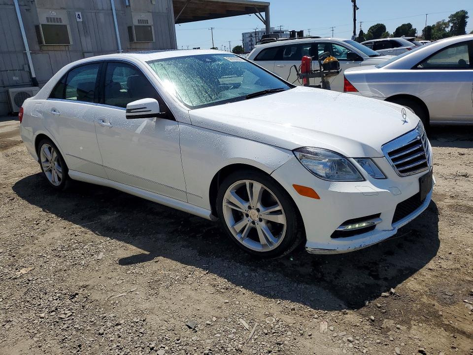 52933556 :رقم المزاد ، WDDHF5KB9DA689572 vin ، 2013 Mercedes-benz E مزاد بيع