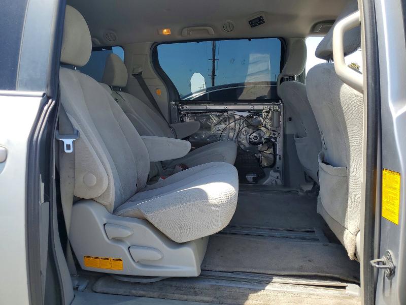 54481306 :رقم المزاد ، 5TDKK3DCXDS341725 vin ، 2013 Toyota Sienna مزاد بيع