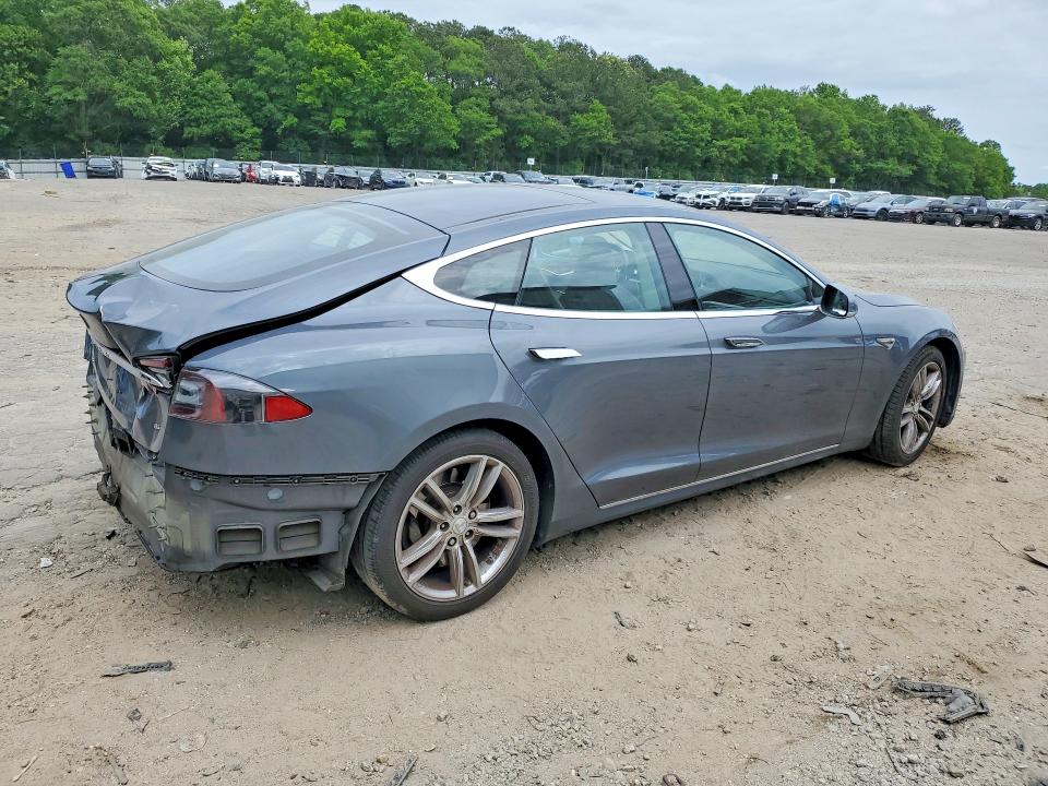 52353196 :رقم المزاد ، 5YJSA1CN0DFP19632 vin ، 2013 Tesla Model S مزاد بيع