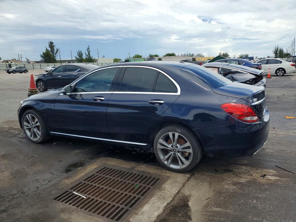 55407776 :رقم المزاد ، 55SWF4KB8JU242678 vin ، 2018 Mercedes-benz C مزاد بيع