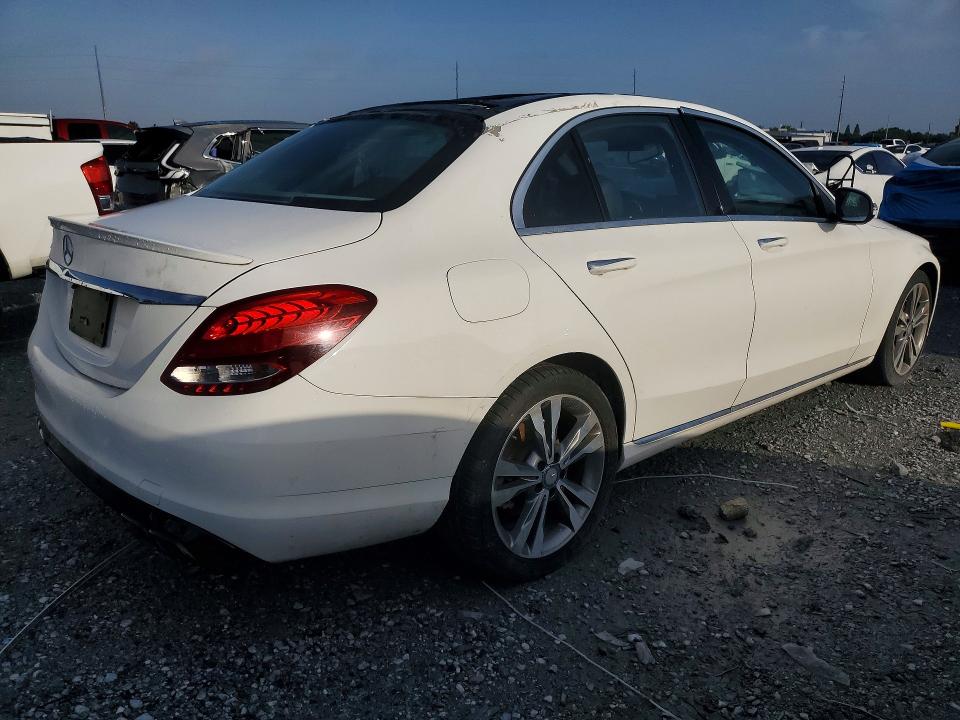 55242256 :رقم المزاد ، WDDWF4JB1HR254992 vin ، 2017 Mercedes-benz C مزاد بيع