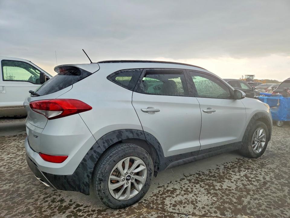 2016 Hyundai Tucson მანქანა იყიდება აუქციონზე, vin: KM8J33A24GU233245, აუქციონის ნომერი: 54382936