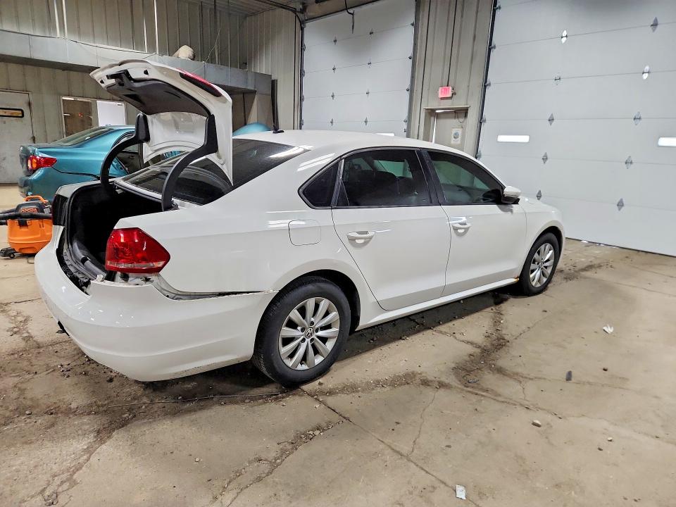 2013 Volkswagen Passat მანქანა იყიდება აუქციონზე, vin: 1VWAH7A32DC056697, აუქციონის ნომერი: 51585806