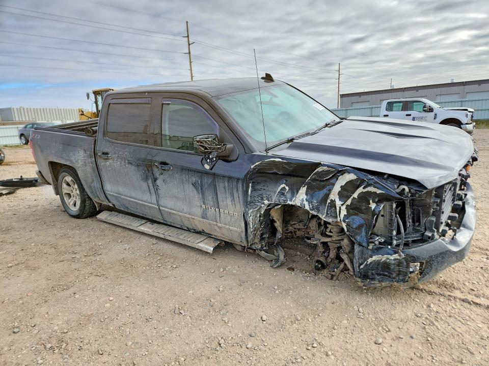51675556 :رقم المزاد ، 3GCUKREC2JG473267 vin ، 2018 Chevrolet Silverado مزاد بيع