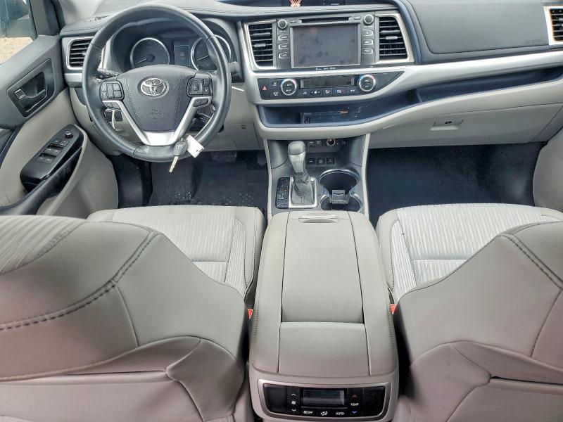 55021736 :رقم المزاد ، 5TDBZRFH3KS732297 vin ، 2019 Toyota Highlander مزاد بيع