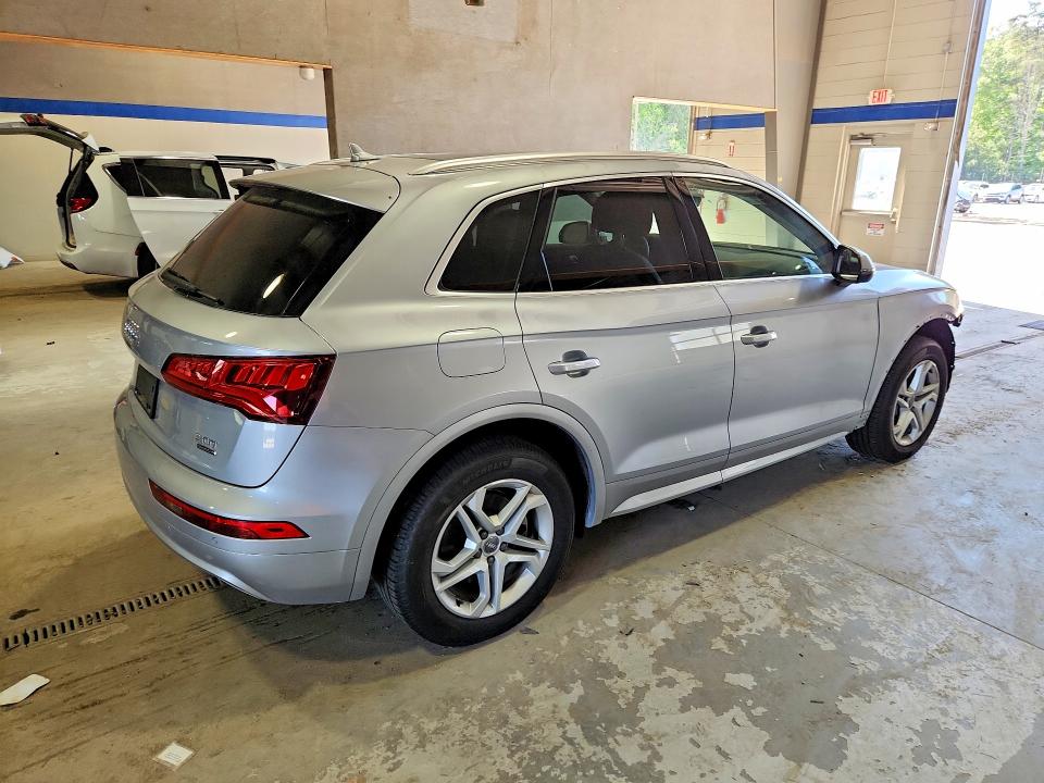 51879866 :رقم المزاد ، WA1BNAFY7J2228400 vin ، 2018 Audi Q5 مزاد بيع