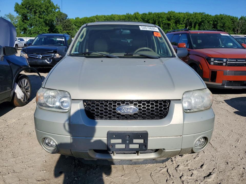 54019606 :رقم المزاد ، 1FMYU04135KB95318 vin ، 2005 Ford Escape مزاد بيع