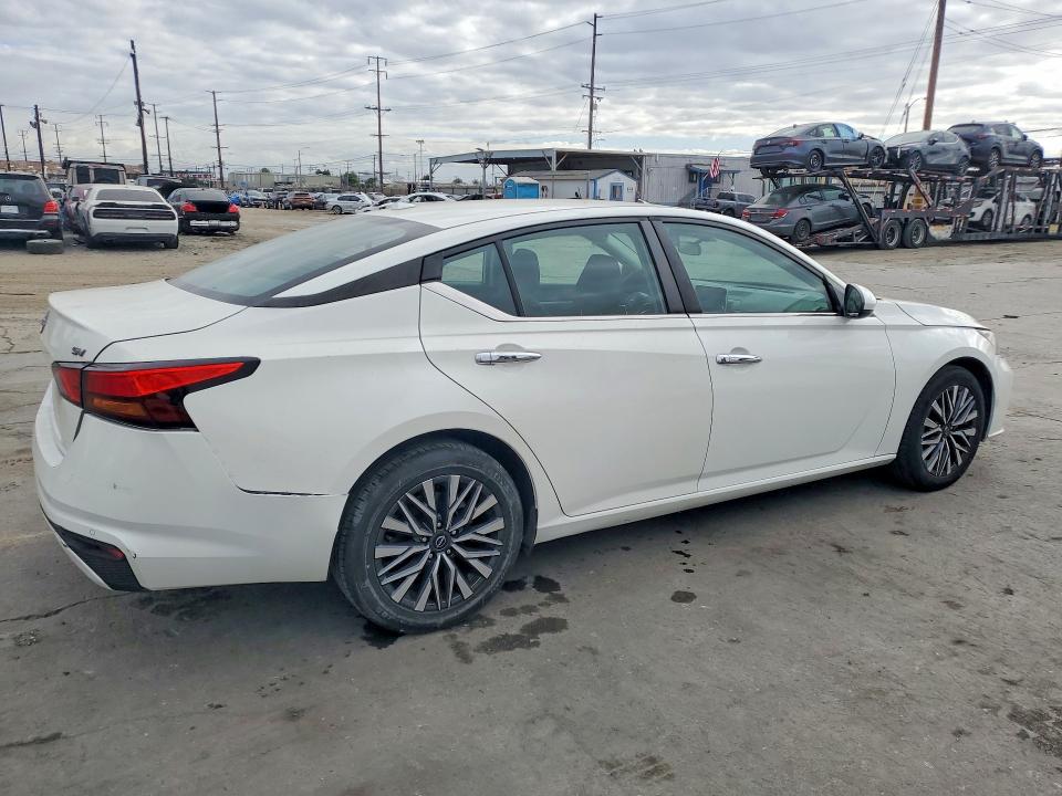 Продаж на аукціоні авто 2023 Nissan Altima, vin: 1N4BL4DV4PN381304, номер лоту: 55437396