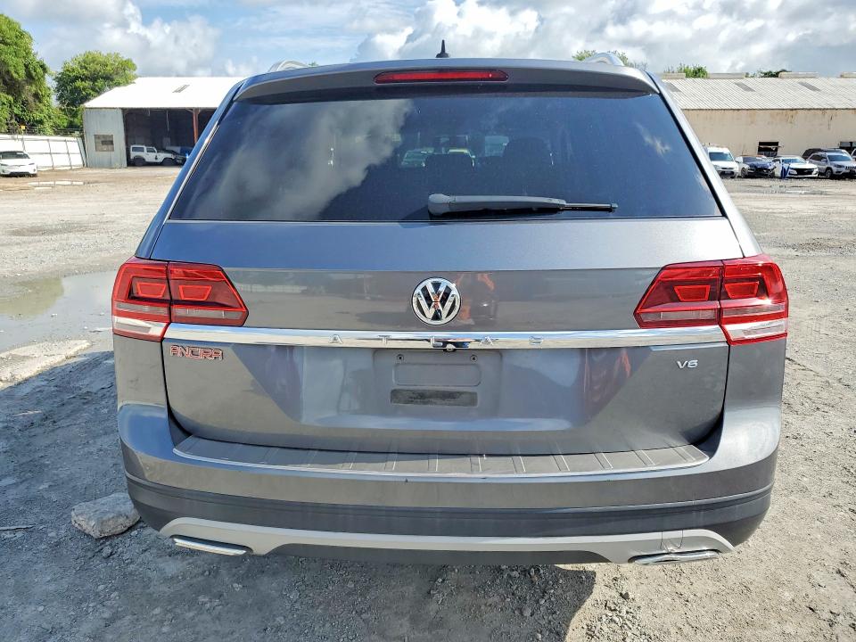 54629246 :رقم المزاد ، 1V2AR2CA7JC555889 vin ، 2018 Volkswagen Atlas مزاد بيع
