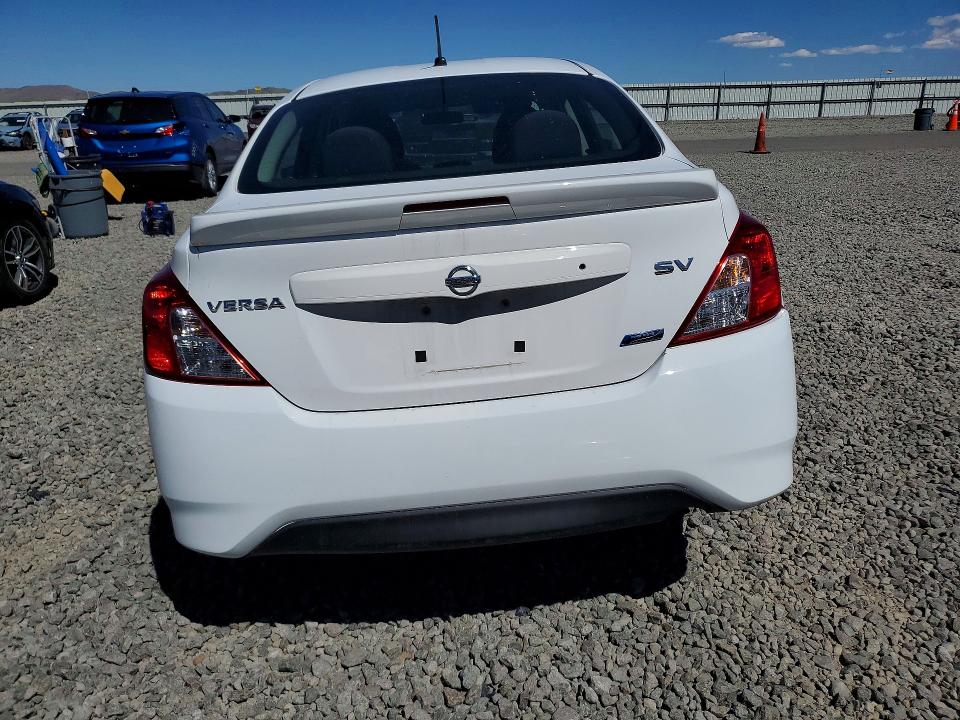 2015 Nissan Versa მანქანა იყიდება აუქციონზე, vin: 3N1CN7AP1FL900097, აუქციონის ნომერი: 53770336