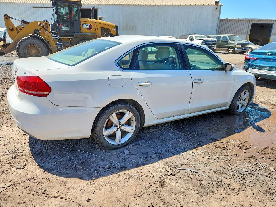 52345456 :رقم المزاد ، 1VWBP7A31DC043804 vin ، 2013 Volkswagen Passat مزاد بيع