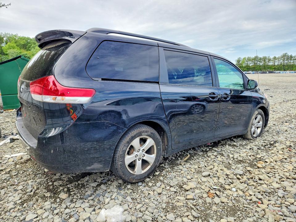 2014 Toyota Sienna მანქანა იყიდება აუქციონზე, vin: 5TDKK3DC4ES417117, აუქციონის ნომერი: 54325836